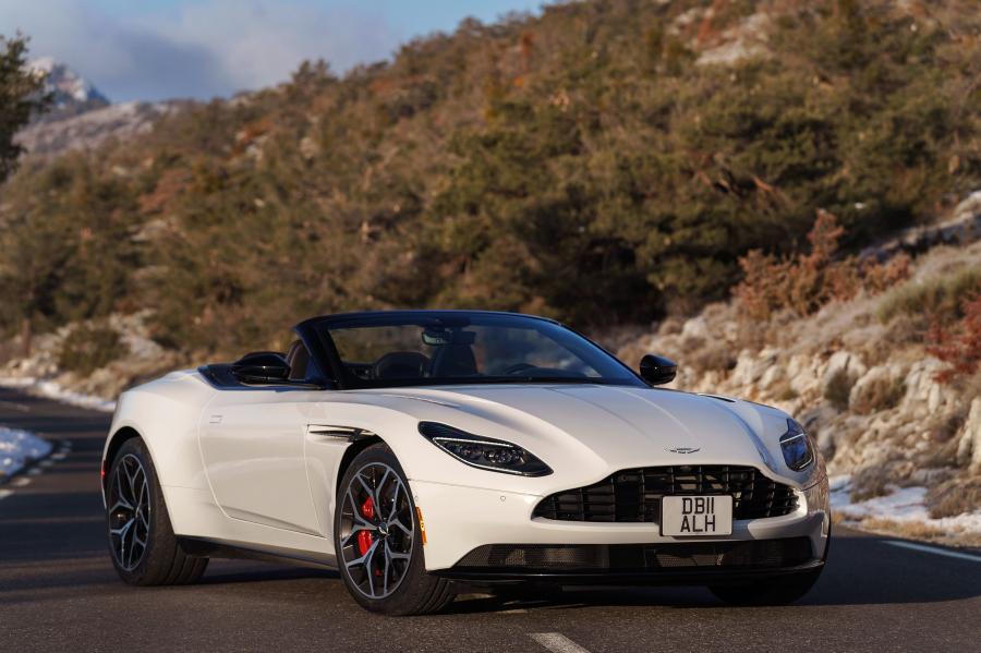  Aston Martin DB11 V8 Volante 2018 года  (NA) (фото 26 из 40)